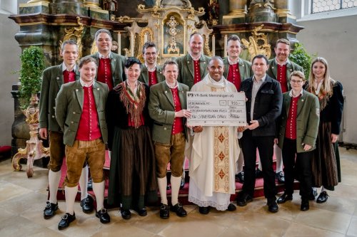 2023 03 19 Scheckübergabe