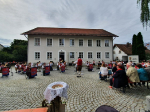 2021_08_Blasmusik_am_Kirchplatz